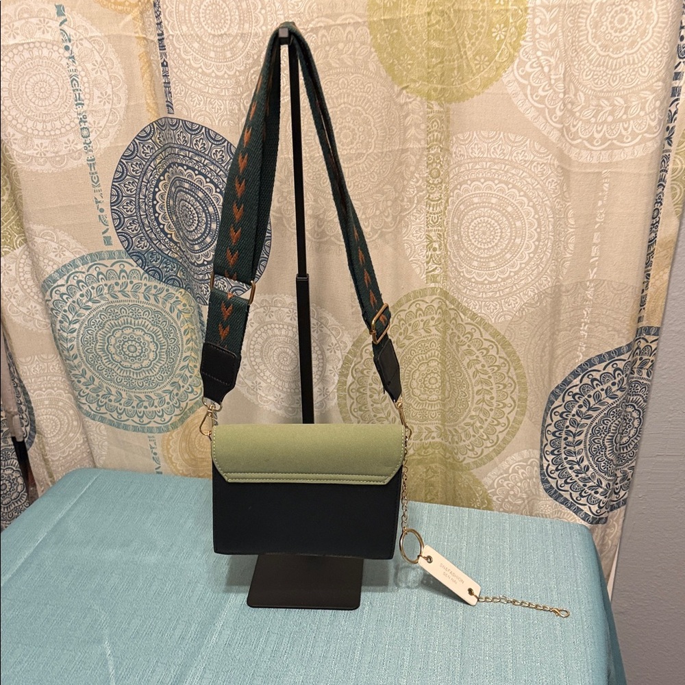 Elegant Multi-Color Crossbody Bag - Picture 2 of 3